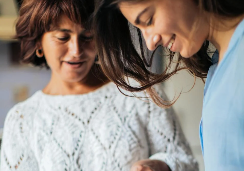 Bijou personnalisé Alhiage à compartiment secret en or vermeil, cadeau de Noël unique pour maman fabriqué à la main en France, porteur d'émotion et de souvenirs