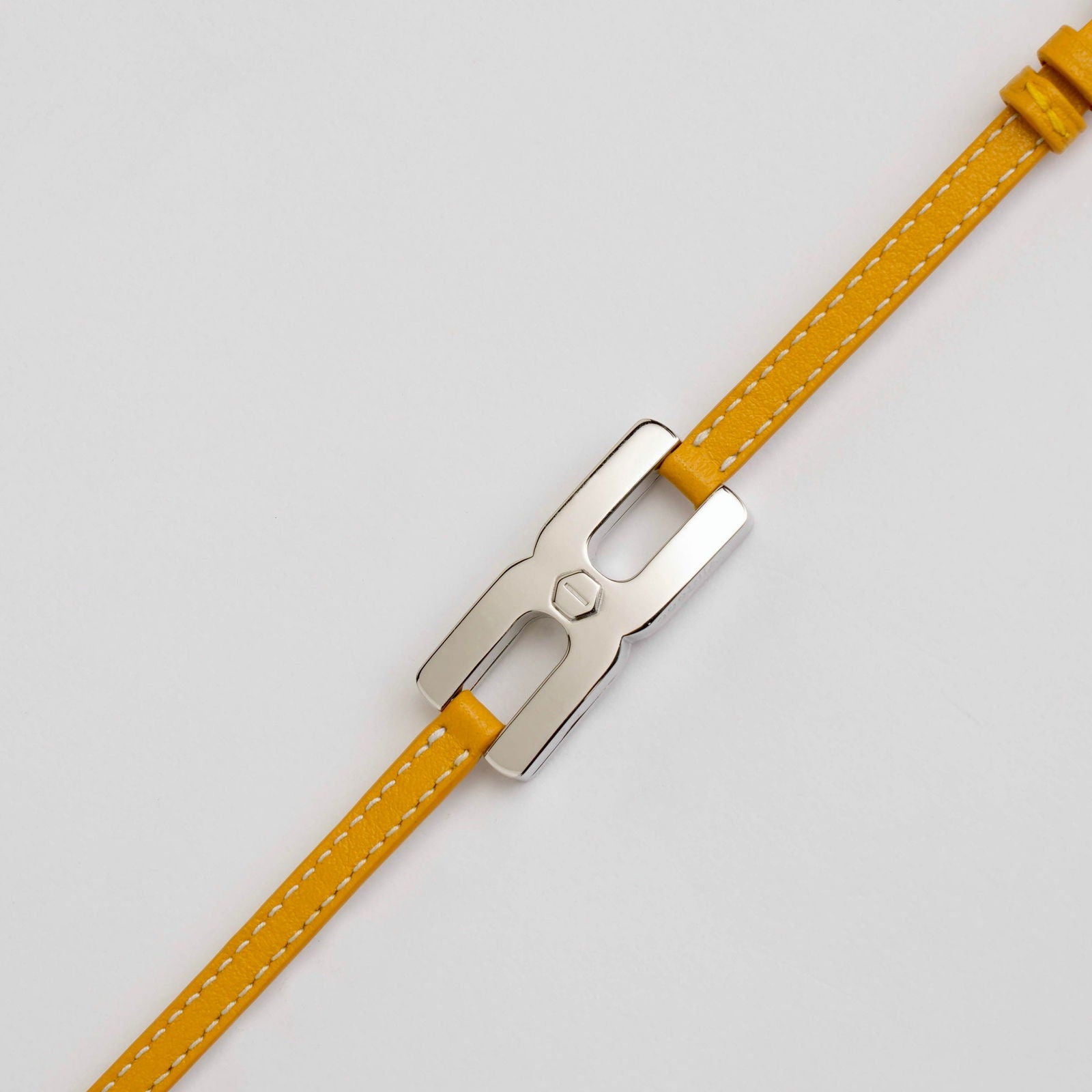 Bracelet Helys R argent rhodié personnalisé - vue portée femme