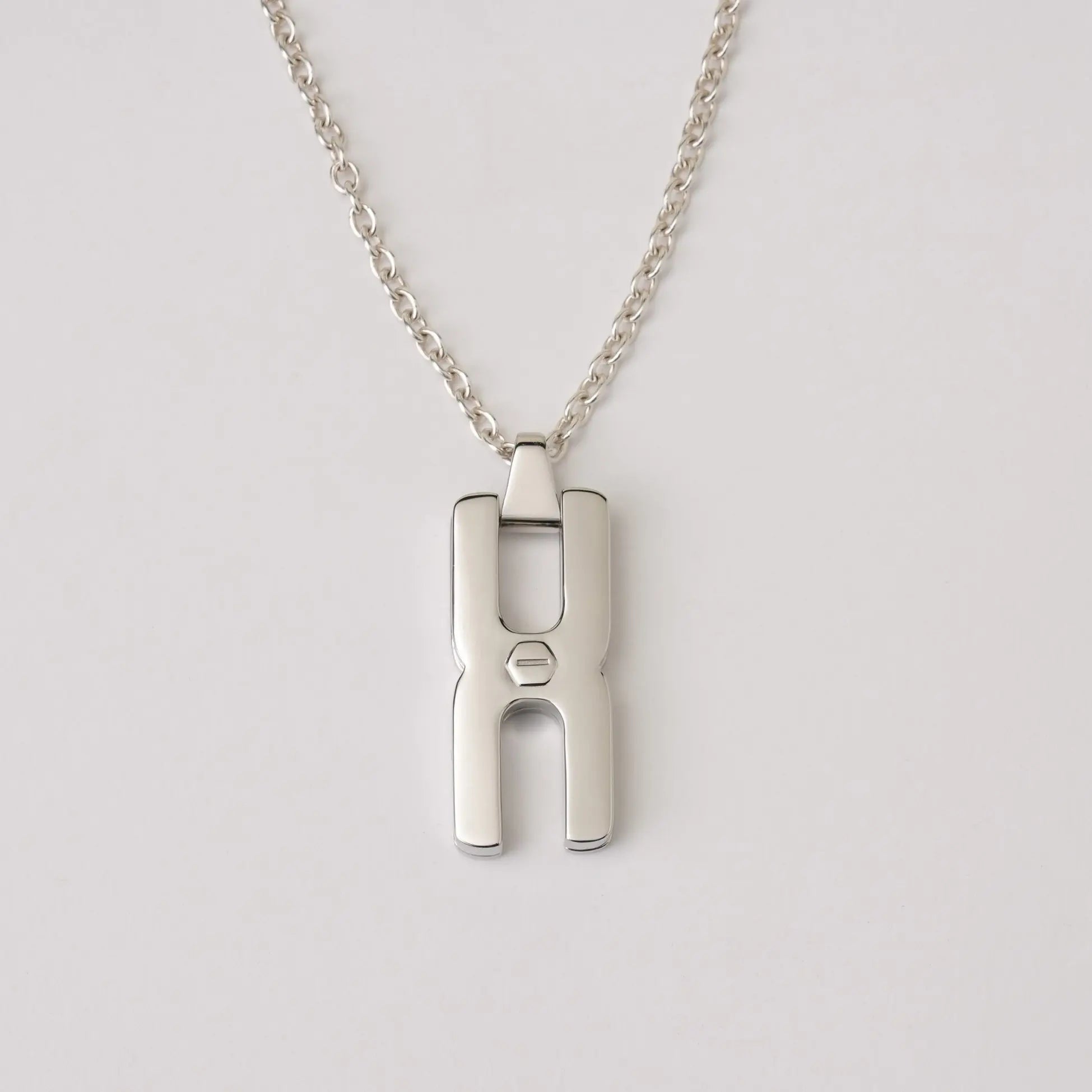 Pendentif Hera O argent rhodié - collier mémoriel avec compartiment pour mèche de cheveux, cadeau unique et précieux