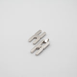 Détail du pendentif Hera R en argent rhodié - bijou souvenir mémoriel personnalisable pour mèche de cheveux ou message manuscrit