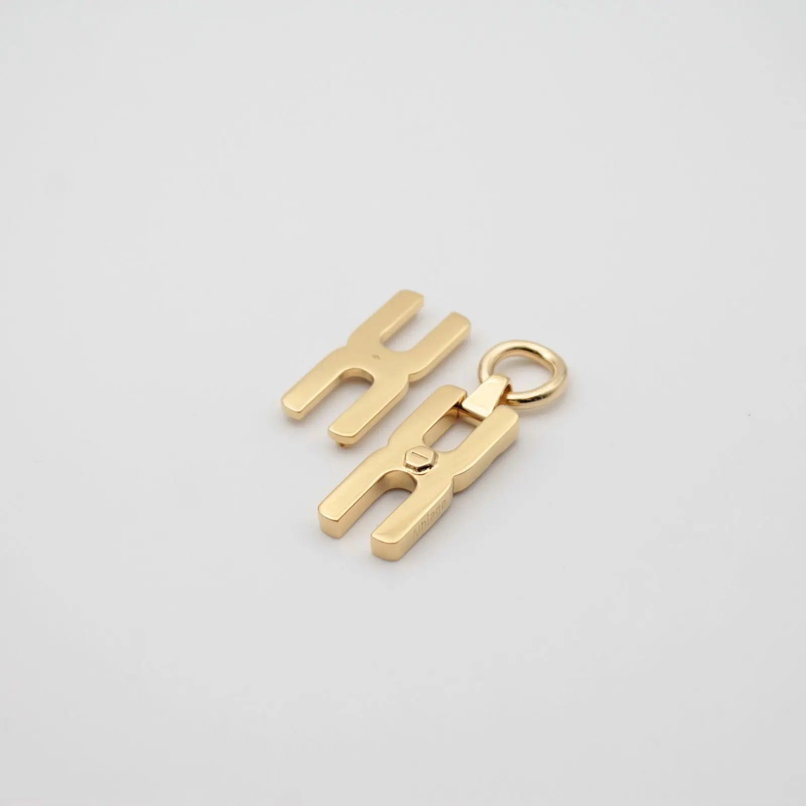 Pendentif Hera S en or vermeil 18 carats - bijou mémoriel avec anneau pour mèche de cheveux