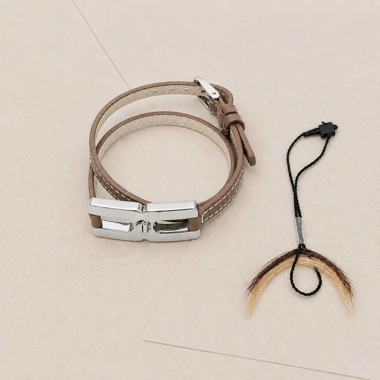 Détail du bracelet Helys M argent rhodié - cadeau de naissance personnalisé avec gravure